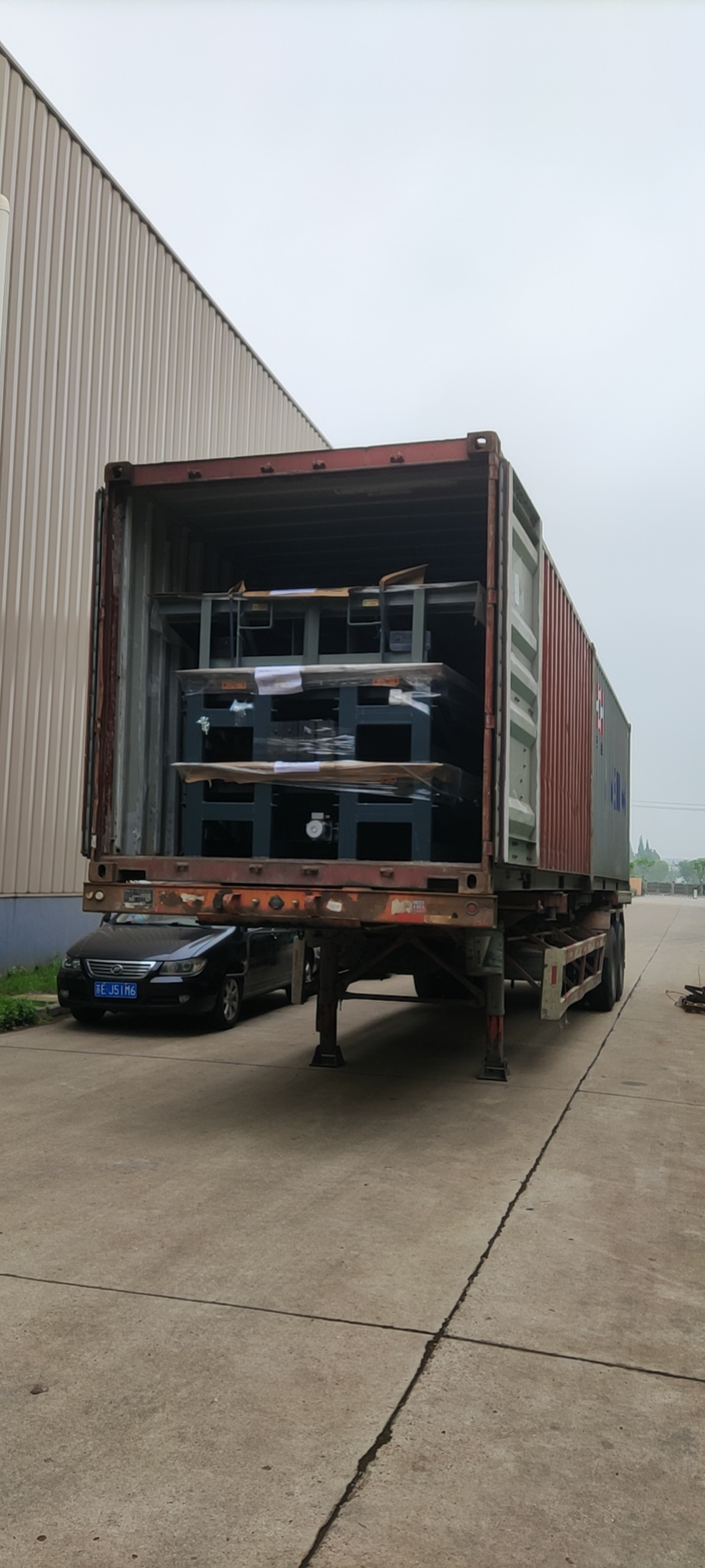 Pengepakan dan Pengiriman Leveler Dock Hidraulik untuk Pelanggan Amerika