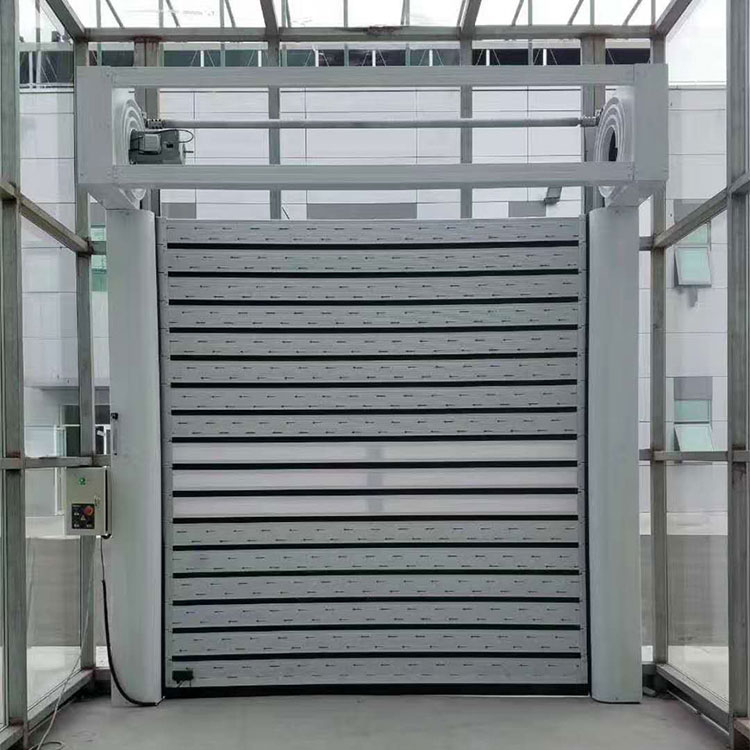 Akankah pintu panel hard cacat setelah penggunaan jangka panjang?